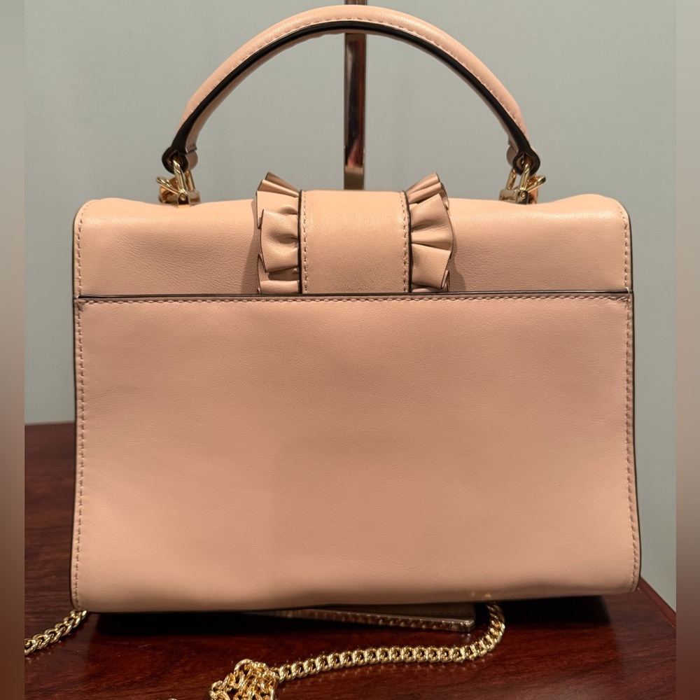Michael Kors Slone Ruffle Light Pink Handbag with Gold Chain - Picture 4 of 10